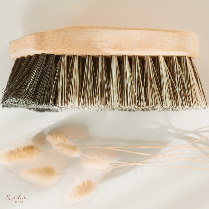 Zhiviq Ergo Combi Horse Brush - Suitable for the entire horse due to soft and medium bristles