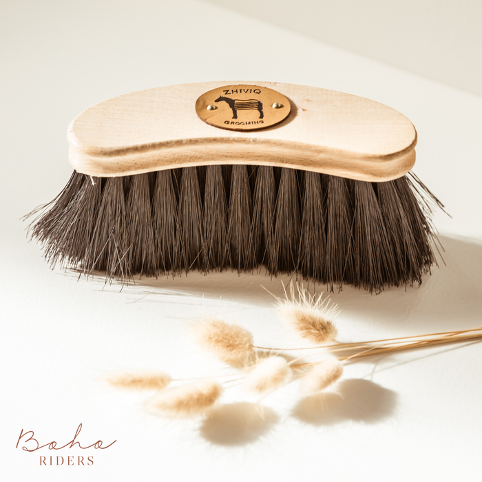 Zhiviq brush - Banana Soft Flick Zhiviq Banana Soft Flick - Horse Brush - Suitable for removing superficial dirt